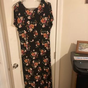 Long dress with small slit up side